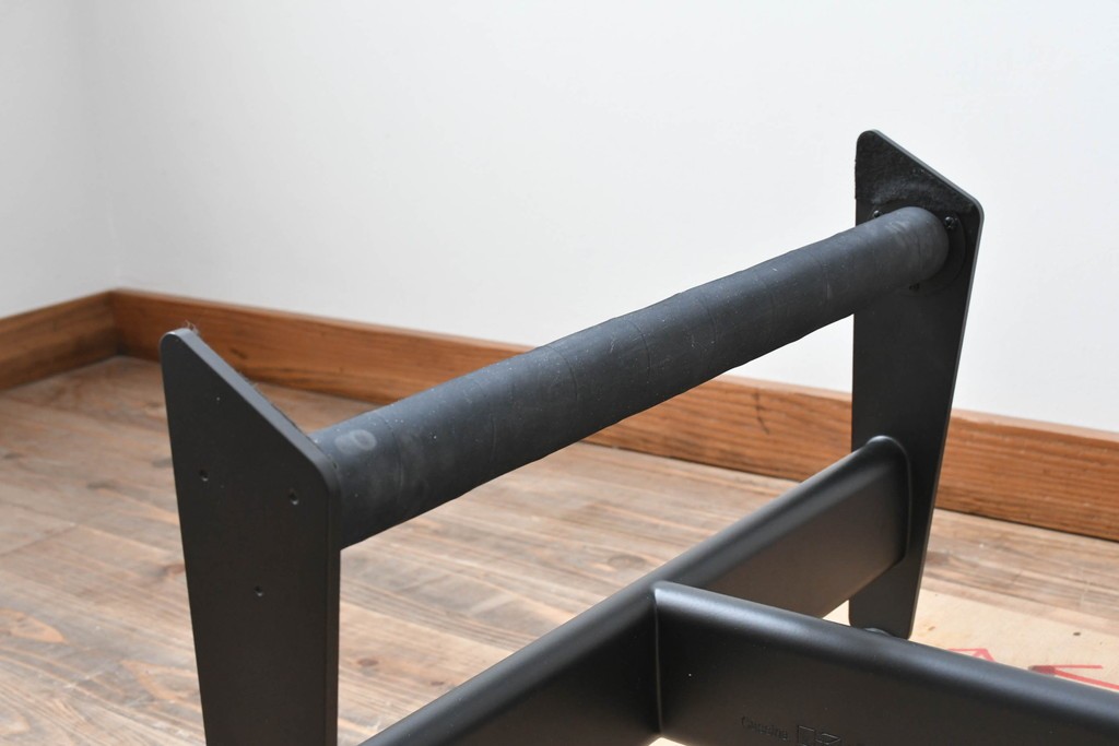 中古　美品　Cassina(カッシーナ)　本革　Le Corbusier(ル・コルビュジエ)が生んだ名作、LC4シェーズロング　定価約133万円　(R-086032)