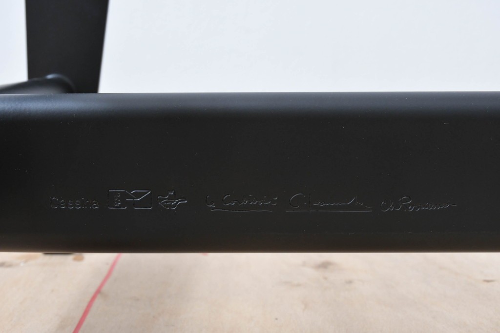 中古　美品　Cassina(カッシーナ)　本革　Le Corbusier(ル・コルビュジエ)が生んだ名作、LC4シェーズロング　定価約133万円　(R-086032)