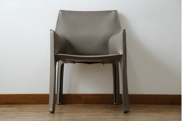 中古　超美品　Cassina(カッシーナ)　MARIO BELLINI(マリオベリーニ)　なめらかな質感の厚革製413CAB(キャブ)アームチェア　定価約50万円　(R-086033)