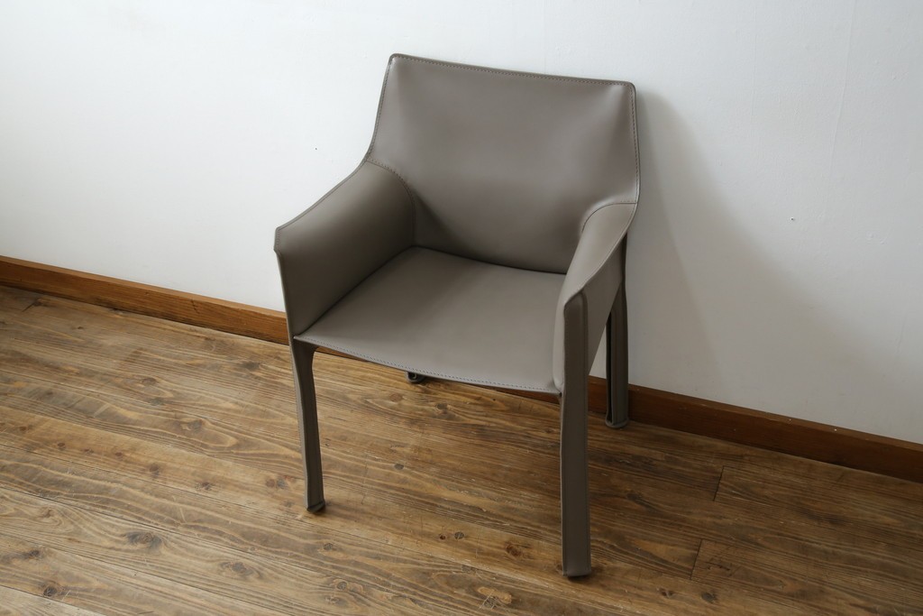 中古　超美品　Cassina(カッシーナ)　MARIO BELLINI(マリオベリーニ)　なめらかな質感の厚革製413CAB(キャブ)アームチェア　定価約50万円　(R-086033)