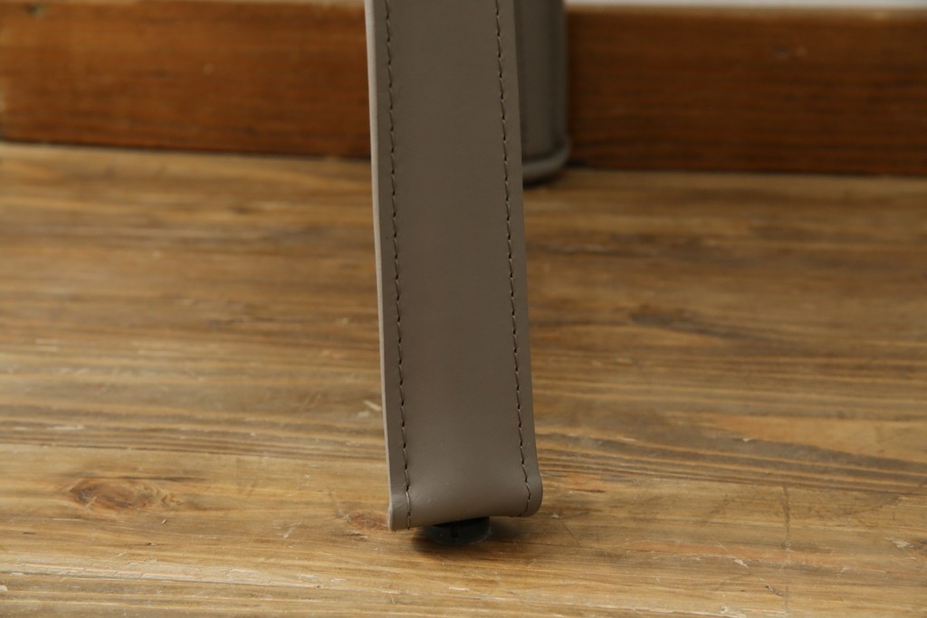 中古　超美品　Cassina(カッシーナ)　MARIO BELLINI(マリオベリーニ)　なめらかな質感の厚革製413CAB(キャブ)アームチェア　定価約50万円　(R-086033)