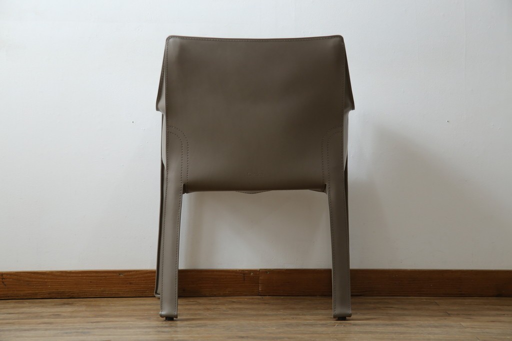 中古　超美品　Cassina(カッシーナ)　MARIO BELLINI(マリオベリーニ)　なめらかな質感の厚革製413CAB(キャブ)アームチェア　定価約50万円　(R-086033)