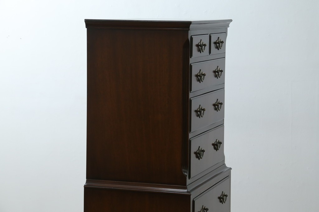 イギリスヴィンテージ　Burton Reproductions Limited　マホガニー材　上品な木肌を楽しめる猫脚のトールチェスト　(R-086039)