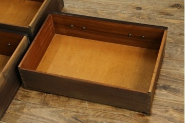 イギリスヴィンテージ　Burton Reproductions Limited　マホガニー材　上品な木肌を楽しめる猫脚のトールチェスト　(R-086039)