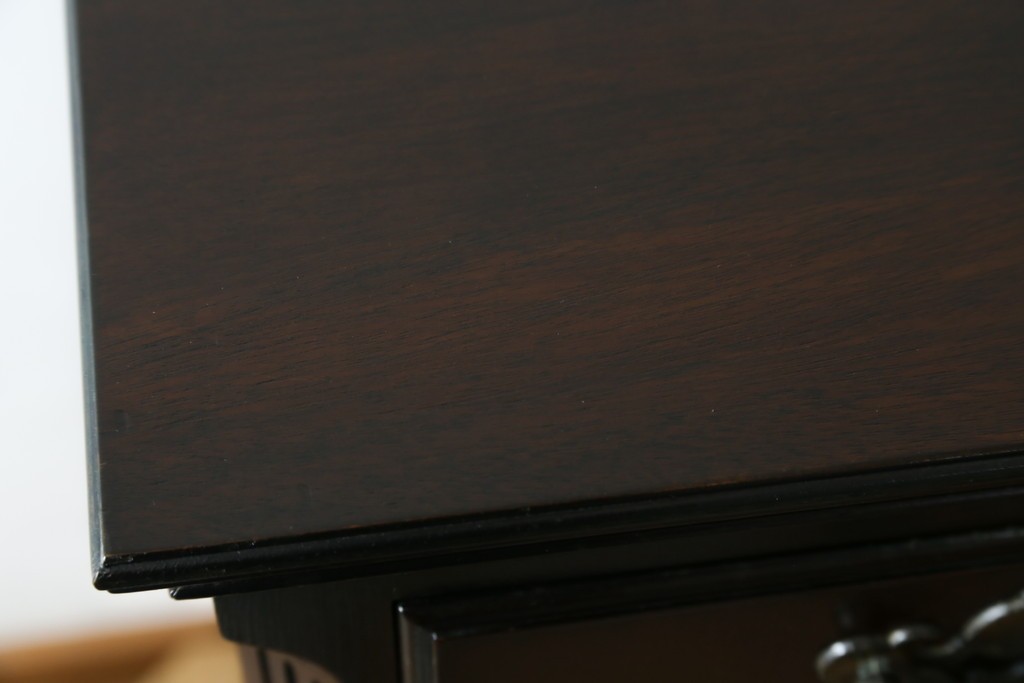 イギリスヴィンテージ　Burton Reproductions Limited　マホガニー材　上品な木肌を楽しめる猫脚のトールチェスト　(R-086039)