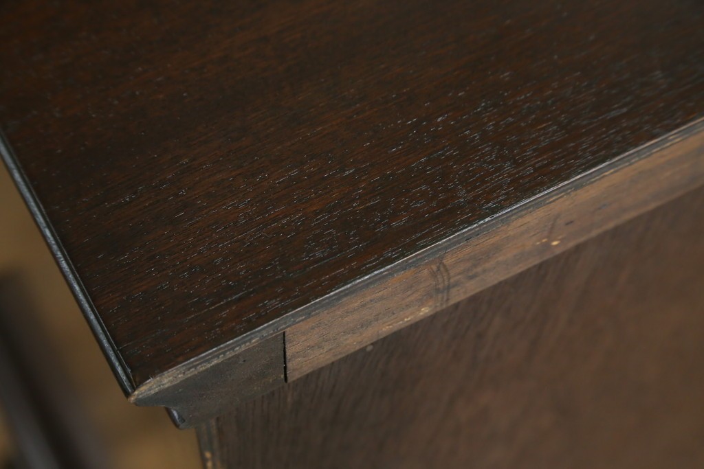 イギリスヴィンテージ　Burton Reproductions Limited　マホガニー材　上品な木肌を楽しめる猫脚のトールチェスト　(R-086039)