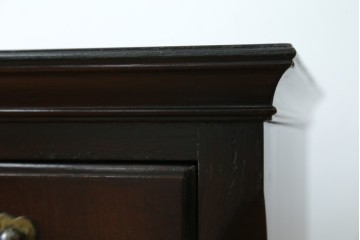 イギリスヴィンテージ　Burton Reproductions Limited　マホガニー材　上品な木肌を楽しめる猫脚のトールチェスト　(R-086039)