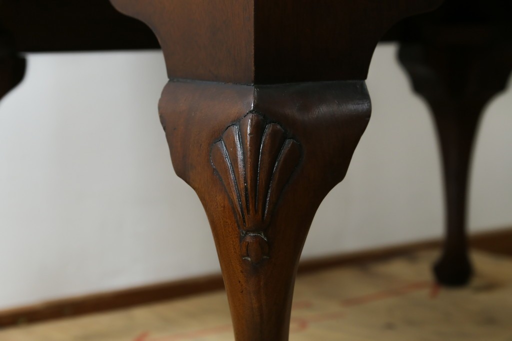 イギリスヴィンテージ　Burton Reproductions Limited　マホガニー材　上品な木肌を楽しめる猫脚のトールチェスト　(R-086039)