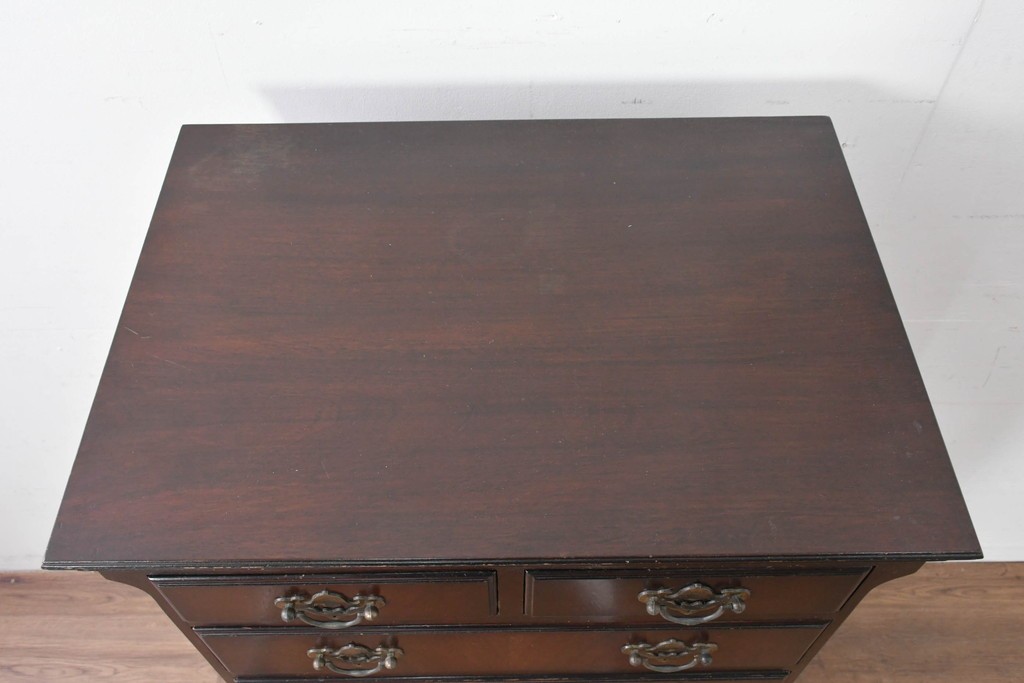 イギリスヴィンテージ　Burton Reproductions Limited　マホガニー材　上品な木肌を楽しめる猫脚のトールチェスト　(R-086039)