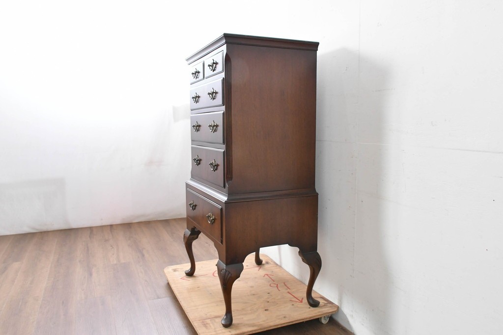 イギリスヴィンテージ　Burton Reproductions Limited　マホガニー材　上品な木肌を楽しめる猫脚のトールチェスト　(R-086039)