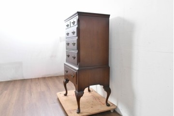 イギリスヴィンテージ　Burton Reproductions Limited　マホガニー材　上品な木肌を楽しめる猫脚のトールチェスト　(R-086039)