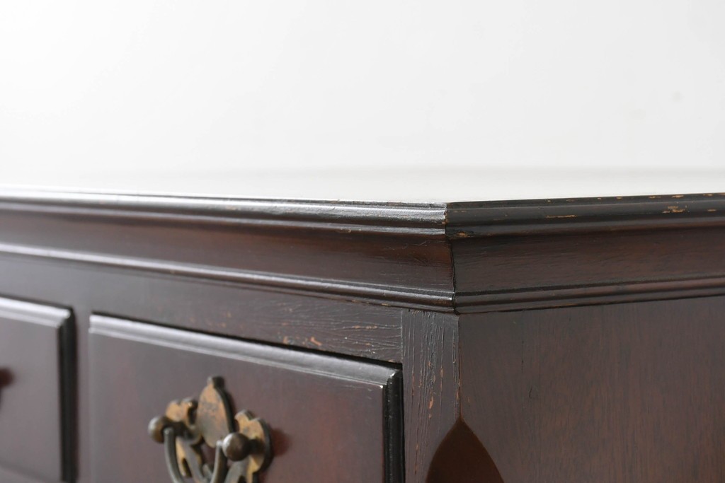 イギリスヴィンテージ　Burton Reproductions Limited　マホガニー材　上品な木肌を楽しめる猫脚のトールチェスト　(R-086039)