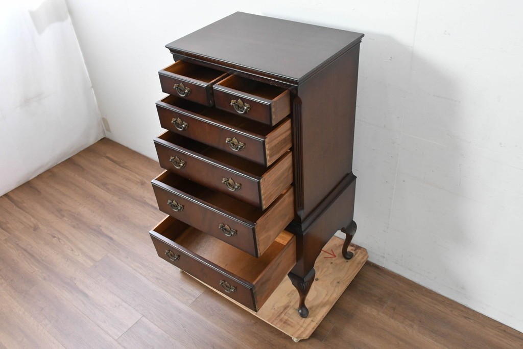 イギリスヴィンテージ　Burton Reproductions Limited　マホガニー材　上品な木肌を楽しめる猫脚のトールチェスト　(R-086039)