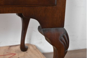 イギリスヴィンテージ　Burton Reproductions Limited　マホガニー材　上品な木肌を楽しめる猫脚のトールチェスト　(R-086039)