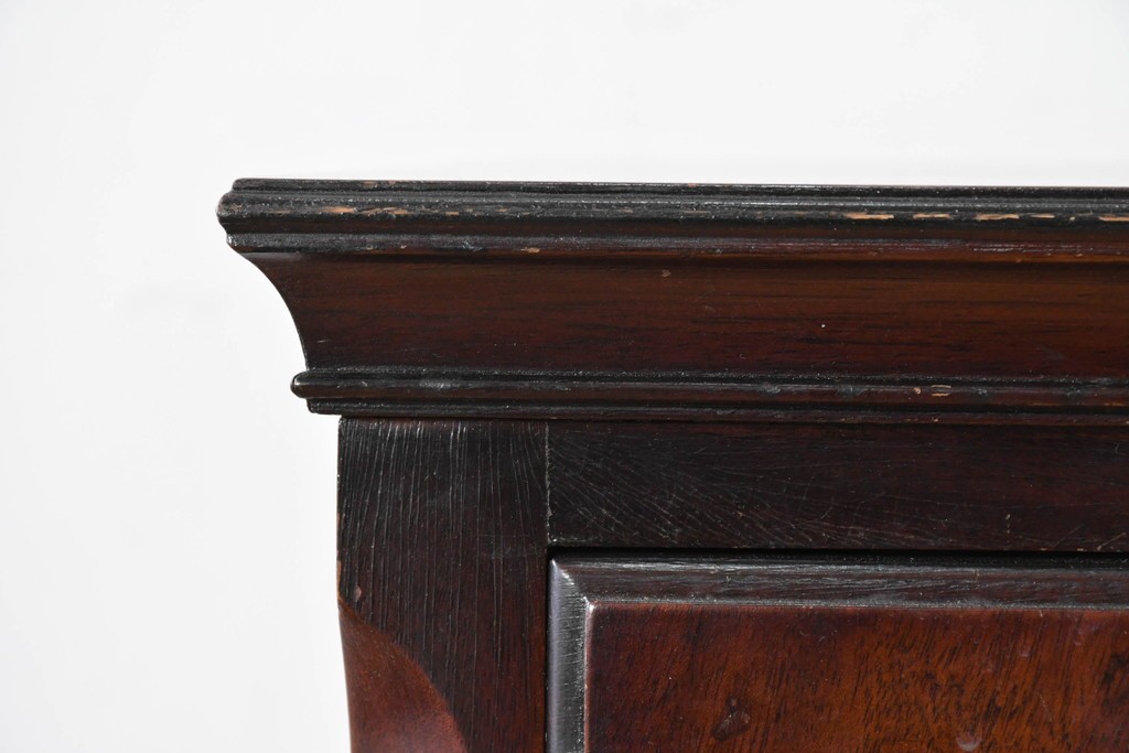 イギリスヴィンテージ　Burton Reproductions Limited　マホガニー材　上品な木肌を楽しめる猫脚のトールチェスト　(R-086039)