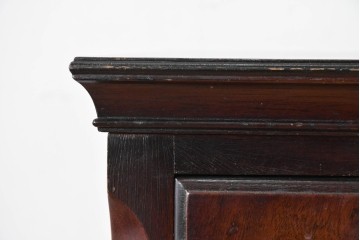 イギリスヴィンテージ　Burton Reproductions Limited　マホガニー材　上品な木肌を楽しめる猫脚のトールチェスト　(R-086039)