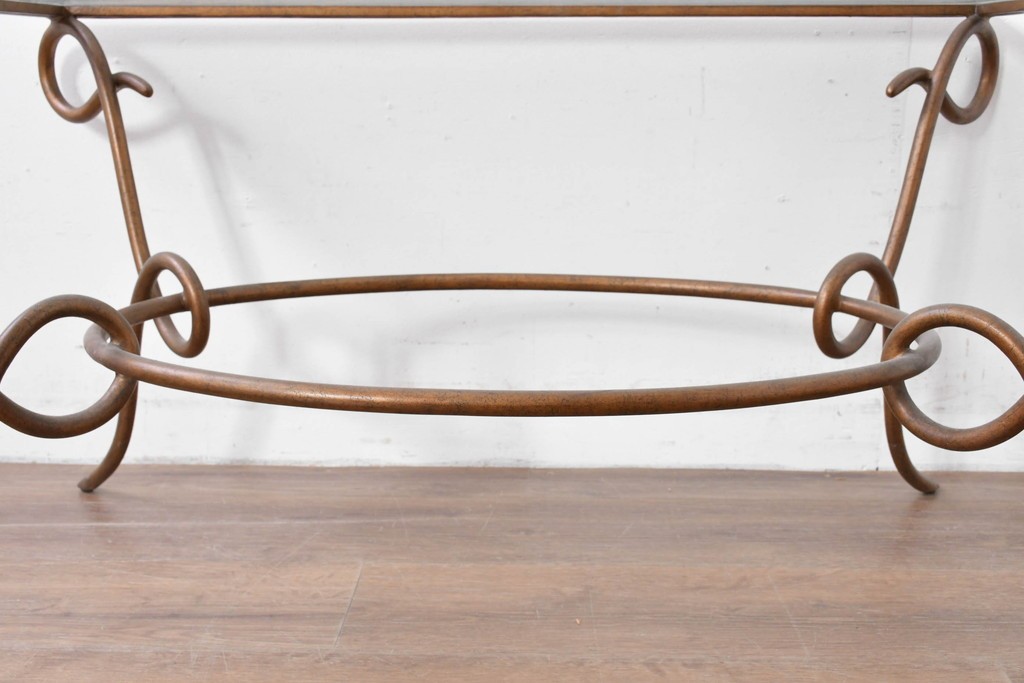 中古　美品　最高級品　アメリカ最高峰家具ブランド　CENTURY(センチュリー)　曲線フレームの美しいガラストップローテーブル　(R-086040)