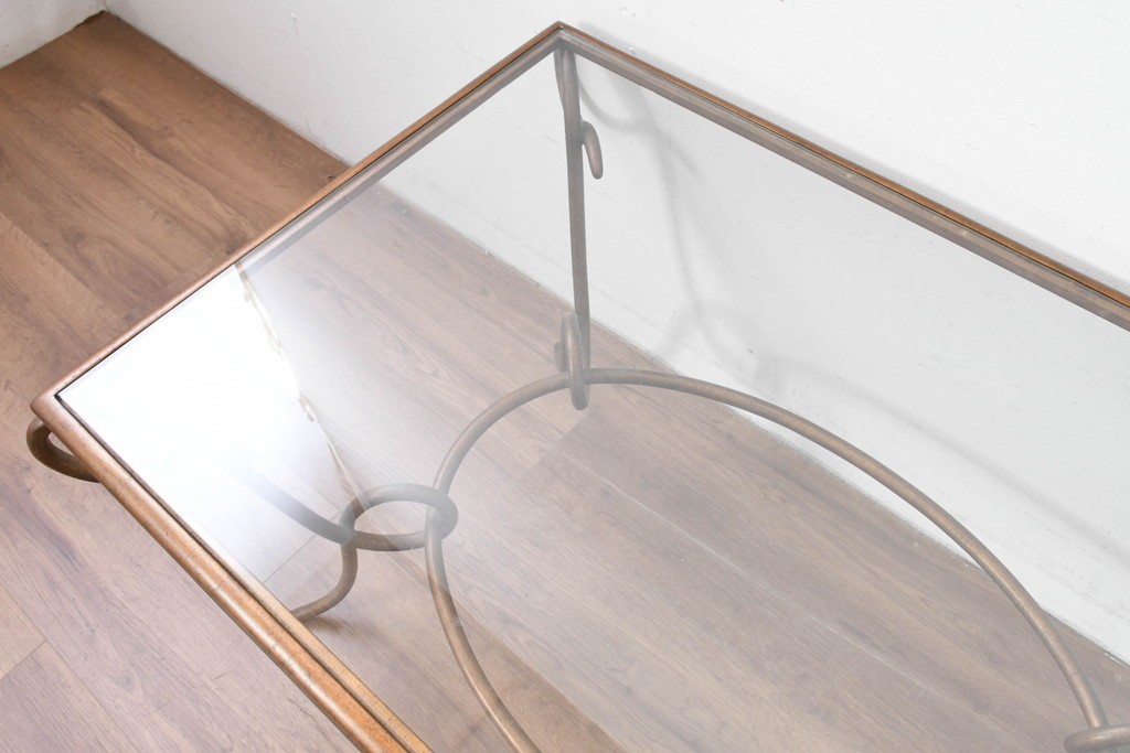中古　美品　最高級品　アメリカ最高峰家具ブランド　CENTURY(センチュリー)　曲線フレームの美しいガラストップローテーブル　(R-086040)