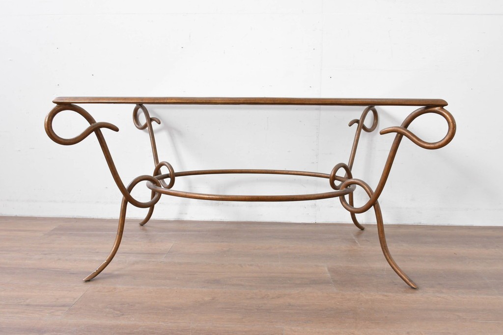 中古　美品　最高級品　アメリカ最高峰家具ブランド　CENTURY(センチュリー)　曲線フレームの美しいガラストップローテーブル　(R-086040)