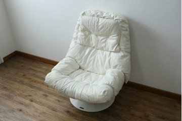 中古　希少な廃番品　EKORNES(エコーネス)　最上級クラス　ドルチェシリーズ　ゆったりとしたつくりのストレスレスチェアとオットマンのセット　定価約50万円　(R-086041)