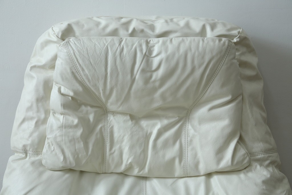 中古　希少な廃番品　EKORNES(エコーネス)　最上級クラス　ドルチェシリーズ　ゆったりとしたつくりのストレスレスチェアとオットマンのセット　定価約50万円　(R-086041)