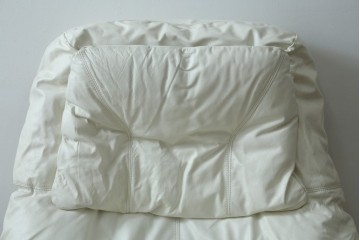 中古　希少な廃番品　EKORNES(エコーネス)　最上級クラス　ドルチェシリーズ　ゆったりとしたつくりのストレスレスチェアとオットマンのセット　定価約50万円　(R-086041)