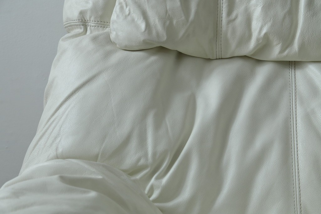 中古　希少な廃番品　EKORNES(エコーネス)　最上級クラス　ドルチェシリーズ　ゆったりとしたつくりのストレスレスチェアとオットマンのセット　定価約50万円　(R-086041)