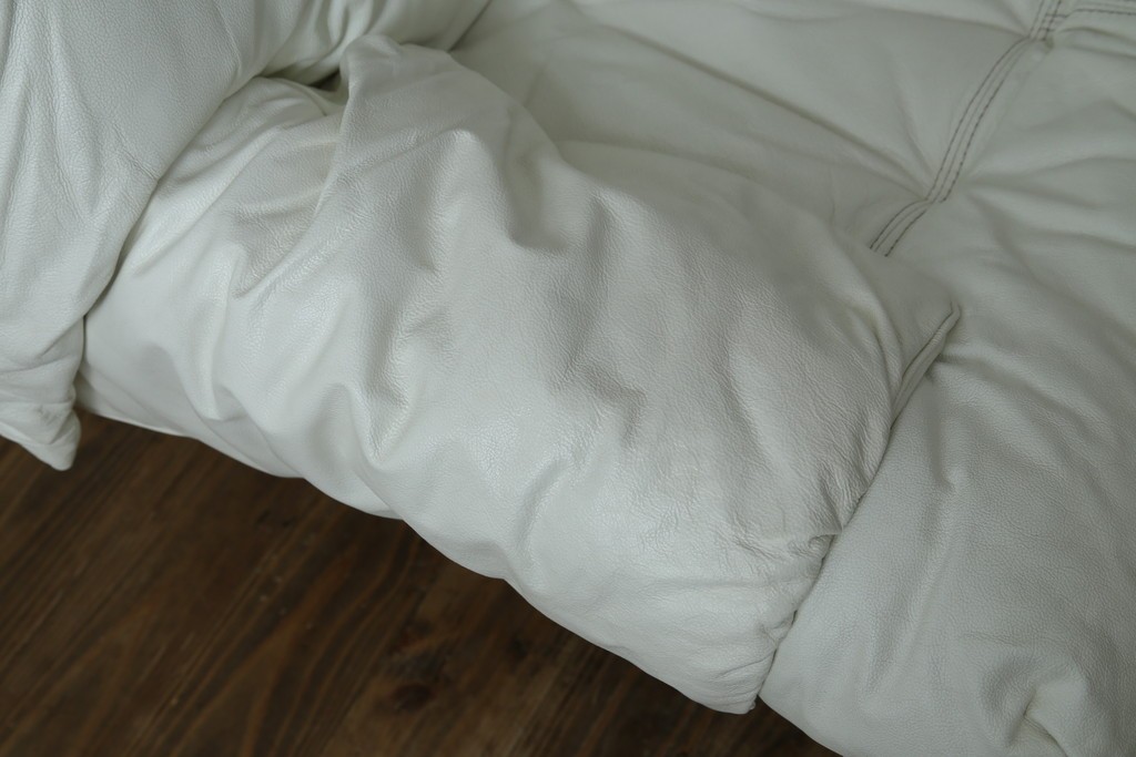 中古　希少な廃番品　EKORNES(エコーネス)　最上級クラス　ドルチェシリーズ　ゆったりとしたつくりのストレスレスチェアとオットマンのセット　定価約50万円　(R-086041)