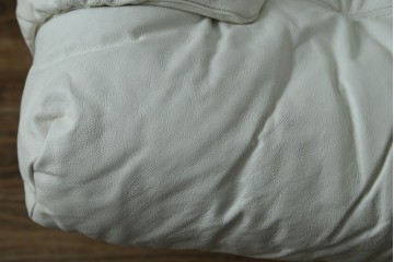 中古　希少な廃番品　EKORNES(エコーネス)　最上級クラス　ドルチェシリーズ　ゆったりとしたつくりのストレスレスチェアとオットマンのセット　定価約50万円　(R-086041)