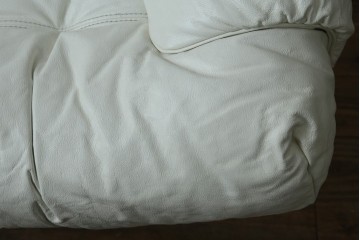 中古　希少な廃番品　EKORNES(エコーネス)　最上級クラス　ドルチェシリーズ　ゆったりとしたつくりのストレスレスチェアとオットマンのセット　定価約50万円　(R-086041)