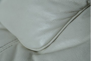 中古　希少な廃番品　EKORNES(エコーネス)　最上級クラス　ドルチェシリーズ　ゆったりとしたつくりのストレスレスチェアとオットマンのセット　定価約50万円　(R-086041)