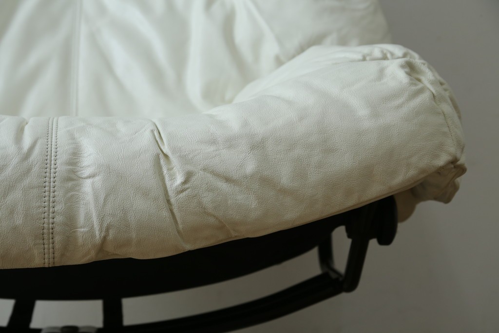 中古　希少な廃番品　EKORNES(エコーネス)　最上級クラス　ドルチェシリーズ　ゆったりとしたつくりのストレスレスチェアとオットマンのセット　定価約50万円　(R-086041)