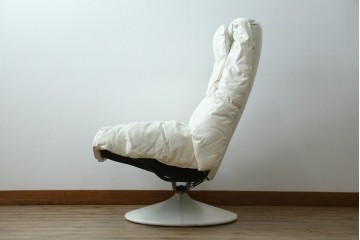 中古　希少な廃番品　EKORNES(エコーネス)　最上級クラス　ドルチェシリーズ　ゆったりとしたつくりのストレスレスチェアとオットマンのセット　定価約50万円　(R-086041)