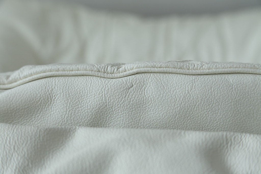 中古　希少な廃番品　EKORNES(エコーネス)　最上級クラス　ドルチェシリーズ　ゆったりとしたつくりのストレスレスチェアとオットマンのセット　定価約50万円　(R-086041)