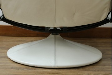 中古　希少な廃番品　EKORNES(エコーネス)　最上級クラス　ドルチェシリーズ　ゆったりとしたつくりのストレスレスチェアとオットマンのセット　定価約50万円　(R-086041)