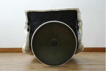 中古　希少な廃番品　EKORNES(エコーネス)　最上級クラス　ドルチェシリーズ　ゆったりとしたつくりのストレスレスチェアとオットマンのセット　定価約50万円　(R-086041)