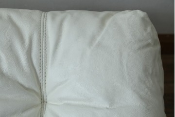 中古　希少な廃番品　EKORNES(エコーネス)　最上級クラス　ドルチェシリーズ　ゆったりとしたつくりのストレスレスチェアとオットマンのセット　定価約50万円　(R-086041)