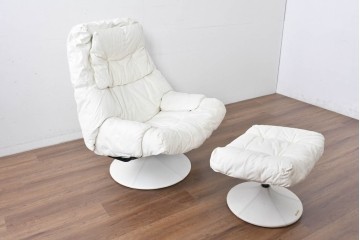 中古　希少な廃番品　EKORNES(エコーネス)　最上級クラス　ドルチェシリーズ　ゆったりとしたつくりのストレスレスチェアとオットマンのセット　定価約50万円　(R-086041)
