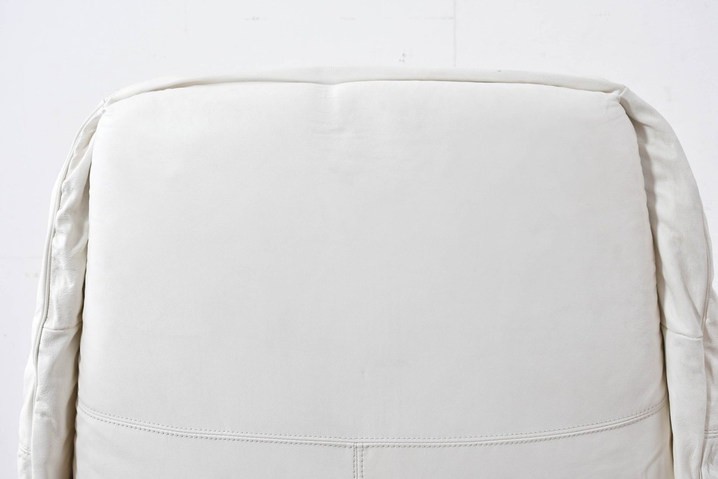 中古　希少な廃番品　EKORNES(エコーネス)　最上級クラス　ドルチェシリーズ　ゆったりとしたつくりのストレスレスチェアとオットマンのセット　定価約50万円　(R-086041)