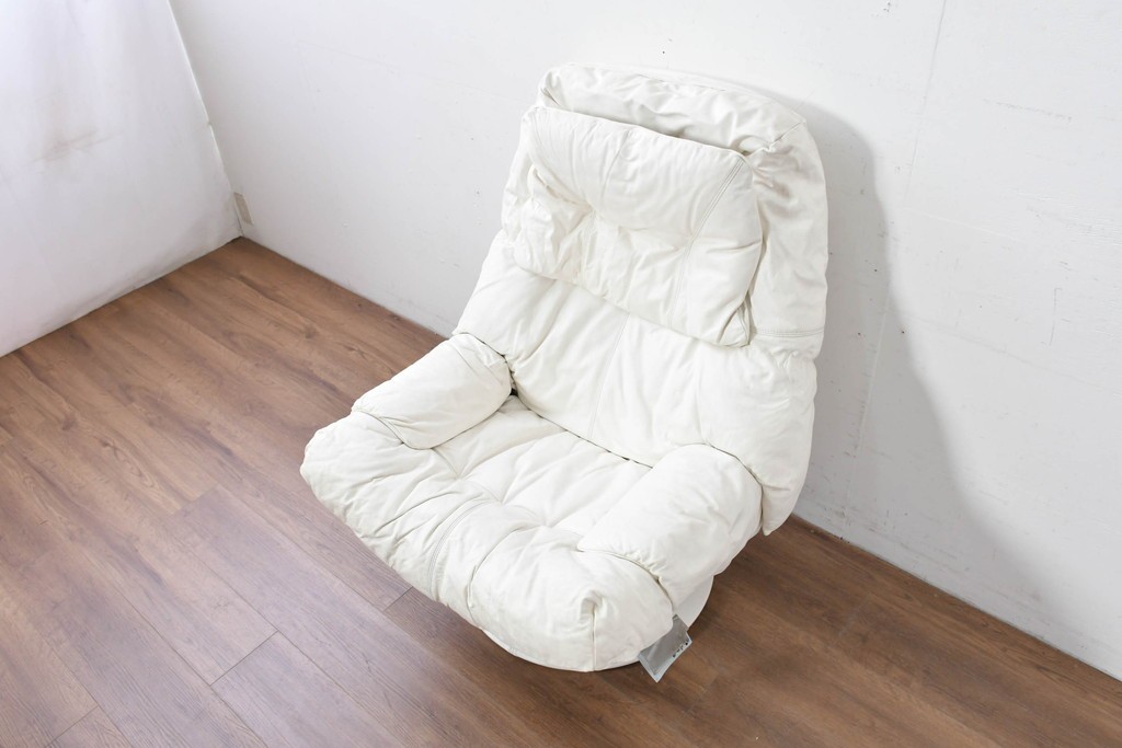 中古　希少な廃番品　EKORNES(エコーネス)　最上級クラス　ドルチェシリーズ　ゆったりとしたつくりのストレスレスチェアとオットマンのセット　定価約50万円　(R-086041)