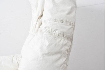 中古　希少な廃番品　EKORNES(エコーネス)　最上級クラス　ドルチェシリーズ　ゆったりとしたつくりのストレスレスチェアとオットマンのセット　定価約50万円　(R-086041)