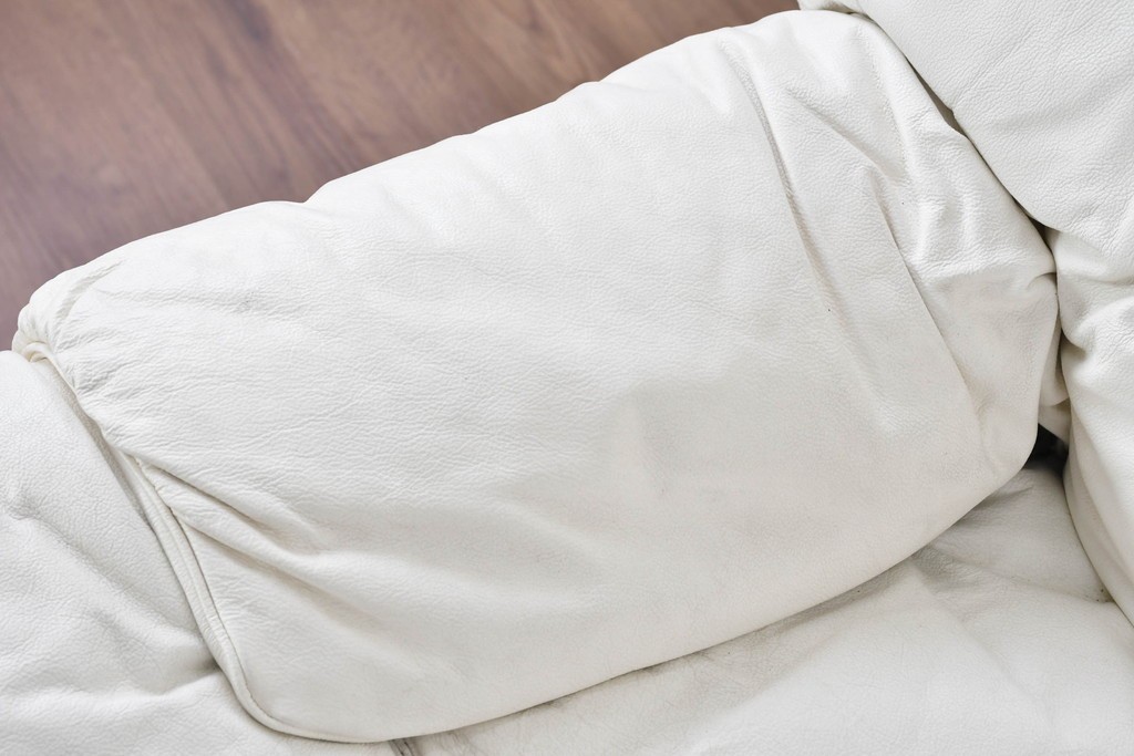 中古　希少な廃番品　EKORNES(エコーネス)　最上級クラス　ドルチェシリーズ　ゆったりとしたつくりのストレスレスチェアとオットマンのセット　定価約50万円　(R-086041)