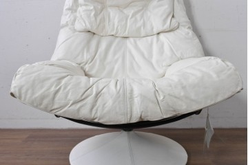 中古　希少な廃番品　EKORNES(エコーネス)　最上級クラス　ドルチェシリーズ　ゆったりとしたつくりのストレスレスチェアとオットマンのセット　定価約50万円　(R-086041)