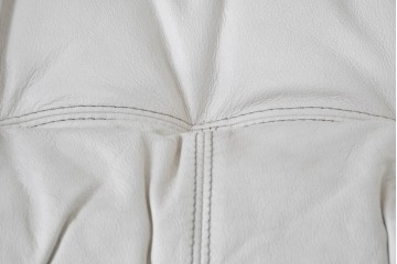 中古　希少な廃番品　EKORNES(エコーネス)　最上級クラス　ドルチェシリーズ　ゆったりとしたつくりのストレスレスチェアとオットマンのセット　定価約50万円　(R-086041)