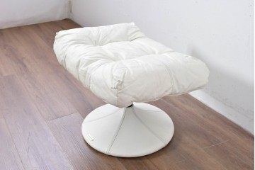 中古　希少な廃番品　EKORNES(エコーネス)　最上級クラス　ドルチェシリーズ　ゆったりとしたつくりのストレスレスチェアとオットマンのセット　定価約50万円　(R-086041)