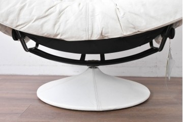 中古　希少な廃番品　EKORNES(エコーネス)　最上級クラス　ドルチェシリーズ　ゆったりとしたつくりのストレスレスチェアとオットマンのセット　定価約50万円　(R-086041)