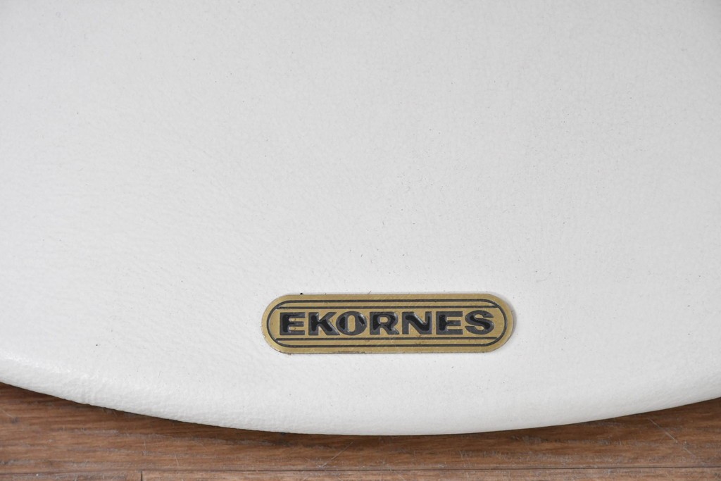 中古　希少な廃番品　EKORNES(エコーネス)　最上級クラス　ドルチェシリーズ　ゆったりとしたつくりのストレスレスチェアとオットマンのセット　定価約50万円　(R-086041)