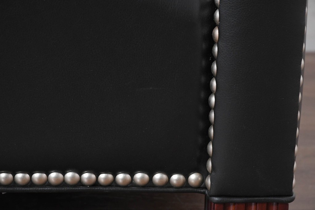 中古　超美品　アメリカ最高級ブランド　センチュリー(CENTURY)　レザーキルティングが魅力の1人掛けソファとオットマンセット　定価約135万円　(R-086042)