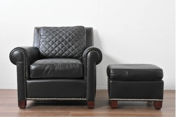 中古　超美品　アメリカ最高級ブランド　センチュリー(CENTURY)　レザーキルティングが魅力の1人掛けソファとオットマンセット　定価約135万円　(R-086042)