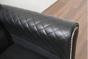 中古　超美品　アメリカ最高級ブランド　センチュリー(CENTURY)　レザーキルティングが魅力の1人掛けソファとオットマンセット　定価約135万円　(R-086042)